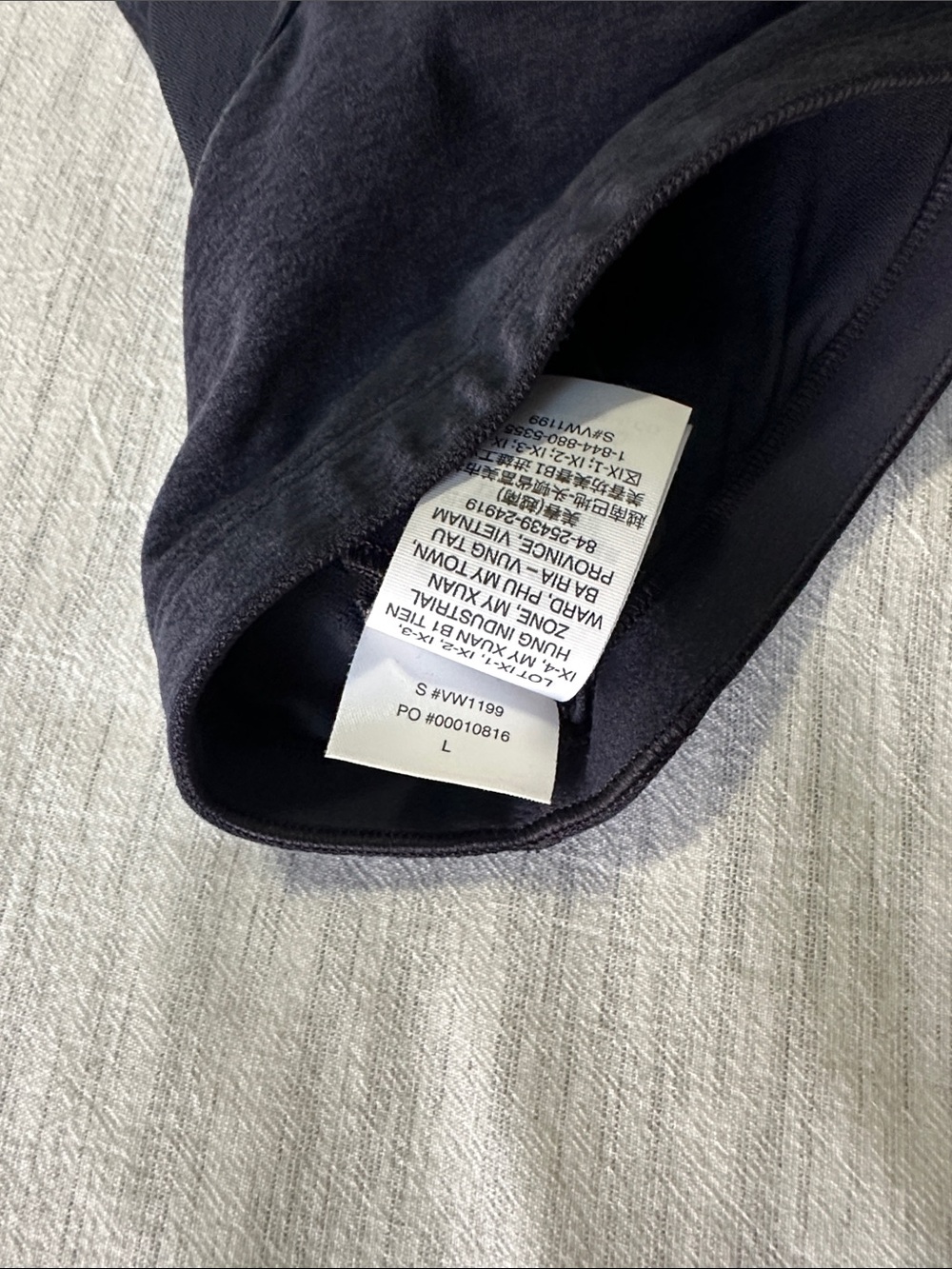 Vuori Elevation Racer Bra Bundle - Picture 4 of 7
